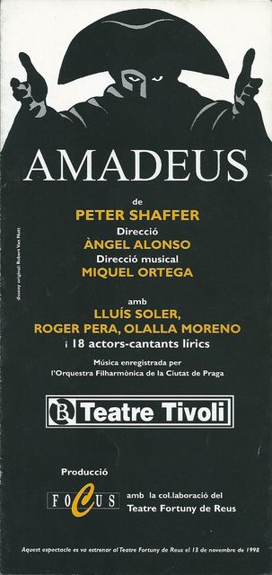 Cartell d'Amadeus amb una silueta negra i mans que assenyalen, i la fitxa del muntatge